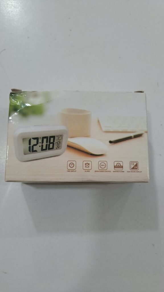 RELOJO DIGITAL ALARMA/FECHA/ TEMPERATURA 10CM*6.8CM*3.6CM